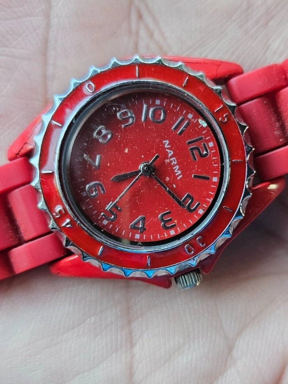 Narmi Women Wristwatch Red Tone Rubber Strap Analog Quartz Watch